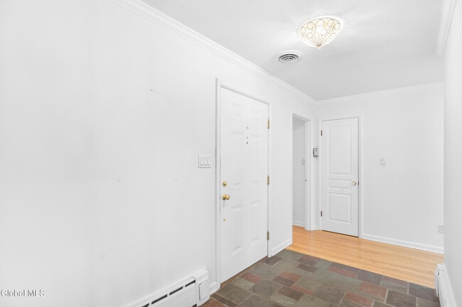 Building Photo - 188 Hackett Blvd