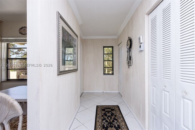 Building Photo - 8566 Casa Del Lago