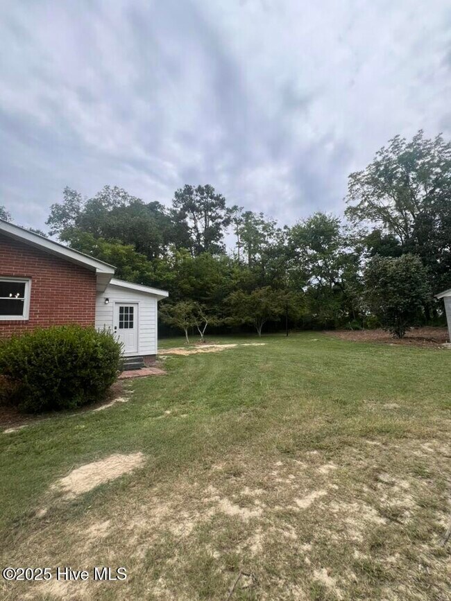 Building Photo - 10501 NC-211