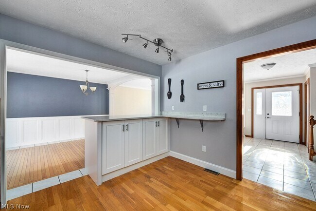 Building Photo - 13286 Boston Rd