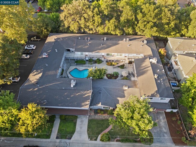 Building Photo - 200 El Dorado Ave