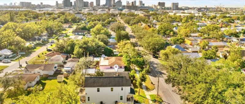 Building Photo - 2425 Stuart St