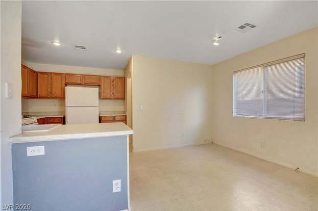 Building Photo - 9291 Hollander Ave