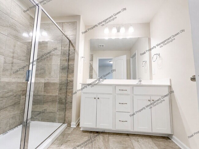 Building Photo - 2407 Lazette Dr