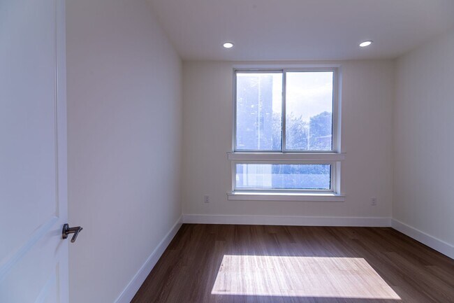 Building Photo - 808 N Preston St