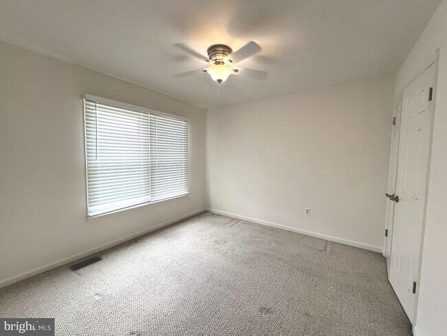 Building Photo - 8519 Wheatfield Way
