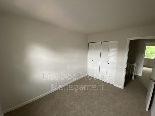 Building Photo - 5209 Heritage Dr