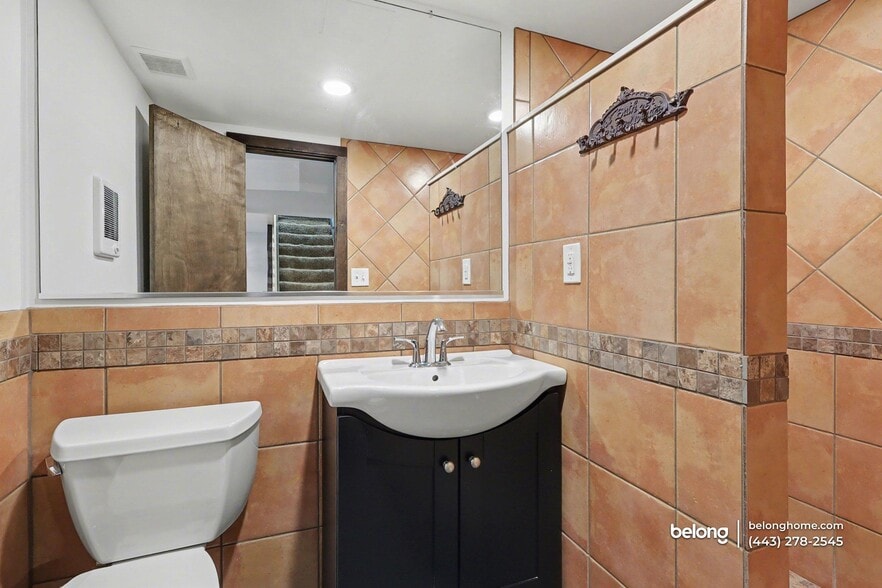 Building Photo - 5909 Berwyn Rd