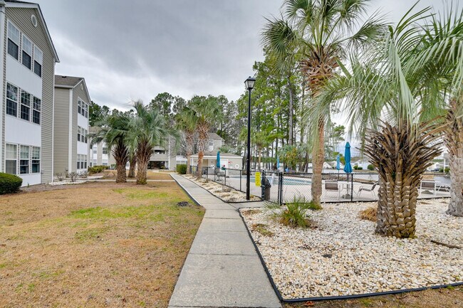 Building Photo - 140 Spanish Oak Dr