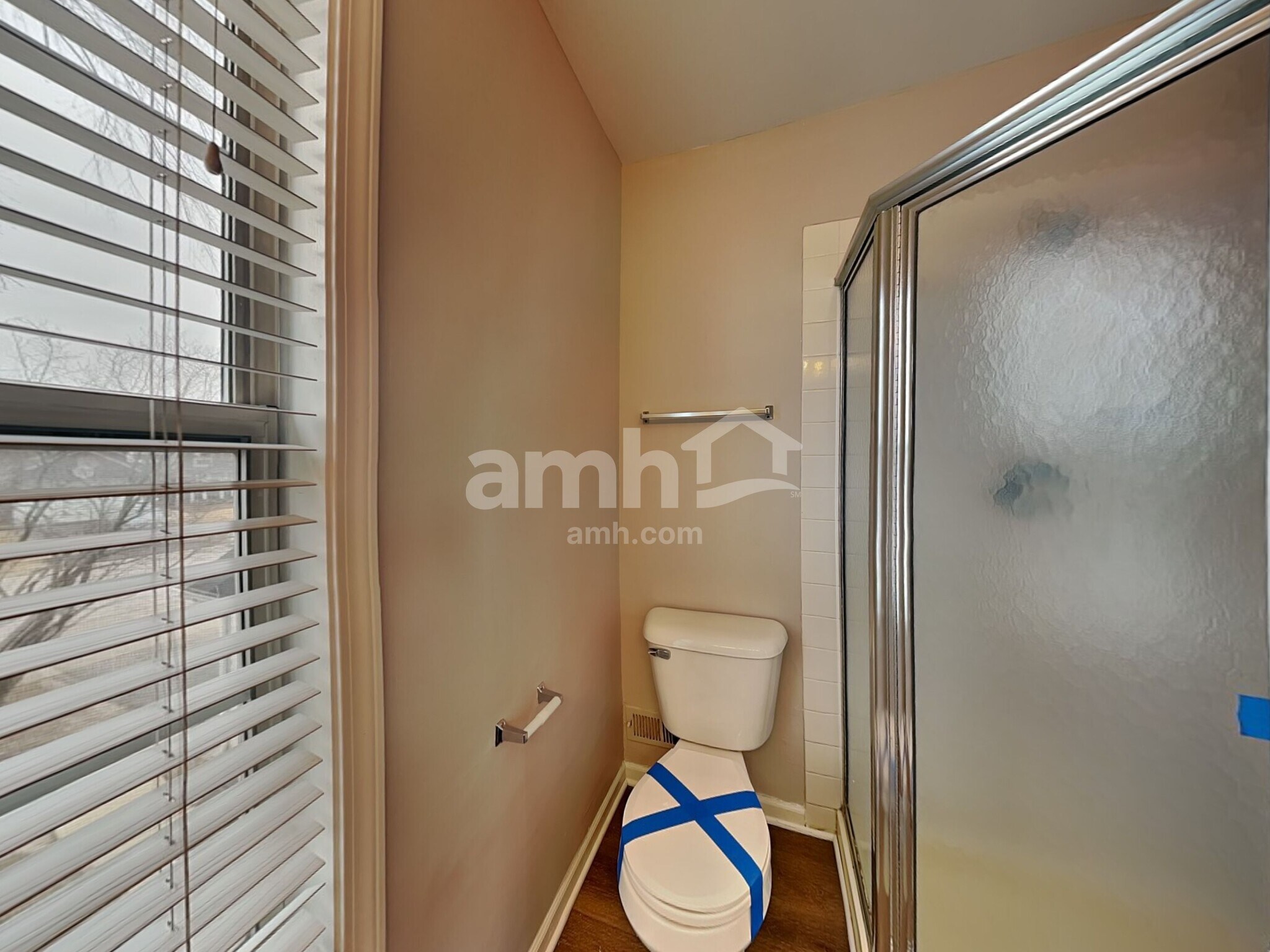 Building Photo - 2417 Deerfield Dr