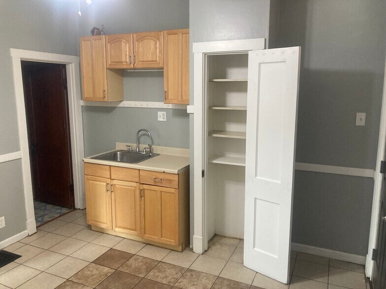 Building Photo - 4233 Meramec St