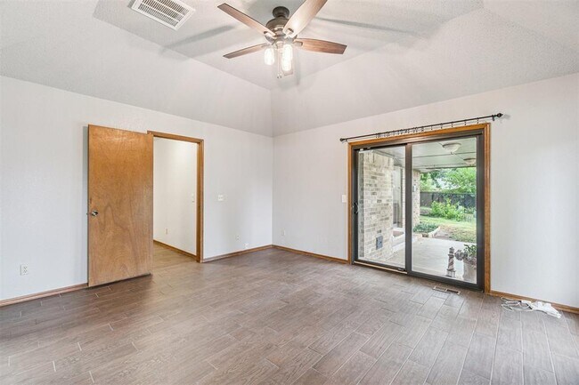 Building Photo - 11107 NW 110th St