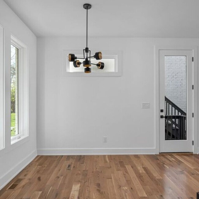 Building Photo - Stunning 4 Bedroom, 3.5 Bath Luxury Home in Nashville