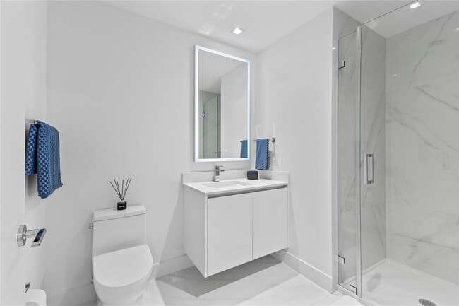 Building Photo - 700 NE 24th St