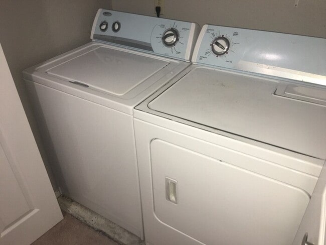 Building Photo - 3 Bedroom Townhouse North Reno - 2 Car Attached Garage/Mountain Views