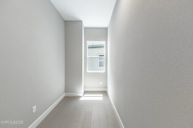 Building Photo - 1513 Golf Club Dr