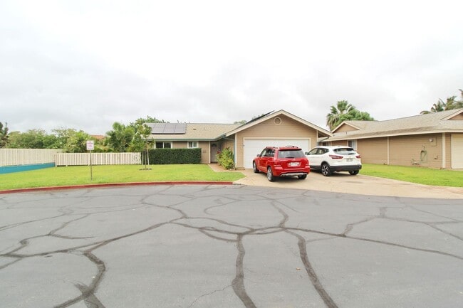 Building Photo - Stand-alone, Remodeled, Tastefully Furnished and Decorated 3Bed/2Bath Home in Southpointe with a ...