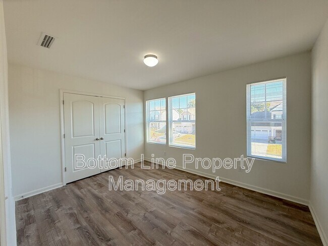 Building Photo - 523 Contentment Dr