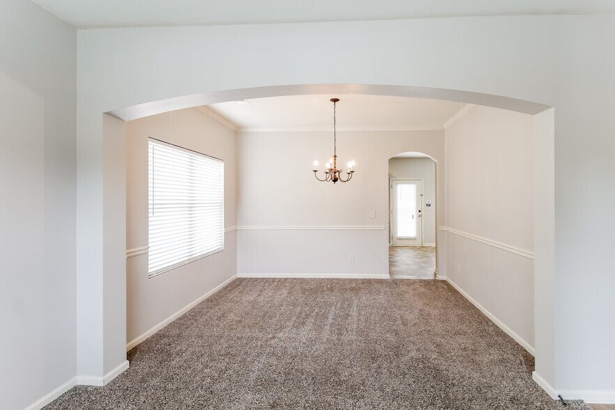 Building Photo - 909 Walking Stick Trail NE