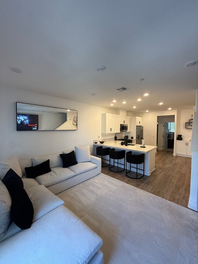 Building Photo - New Construction Town Home