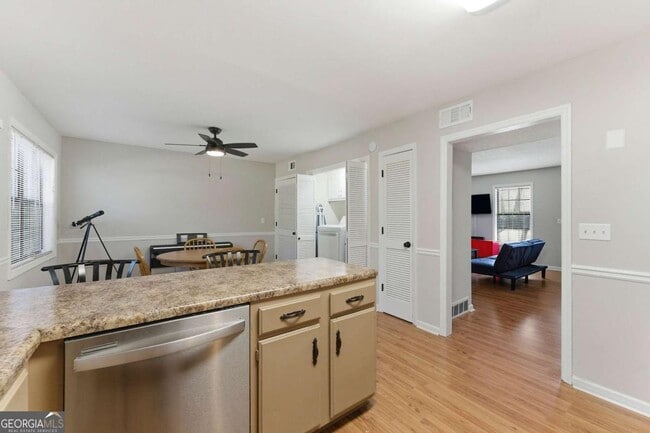 Building Photo - 5090 Sand Wedge Cir