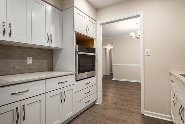 Building Photo - 4739 Hedgemore Dr
