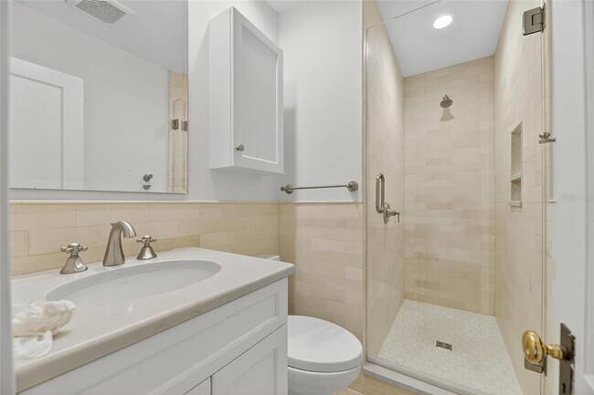 Building Photo - 3003 W Harbor View Ave