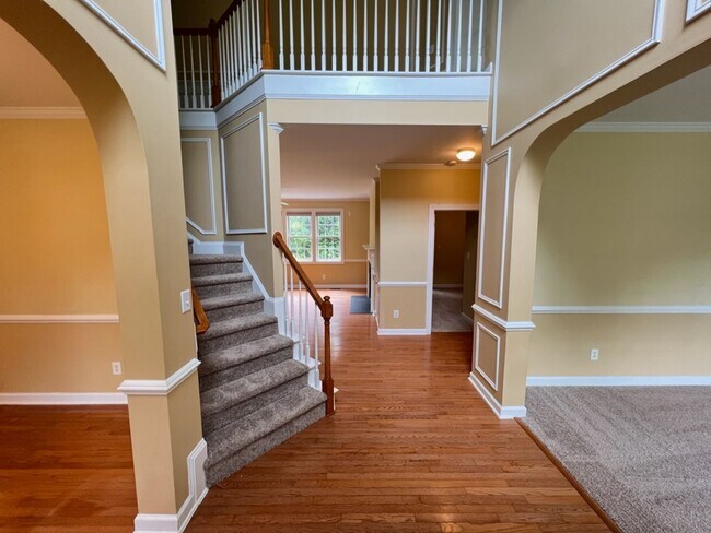 Building Photo - 1006 Goldenview Ct