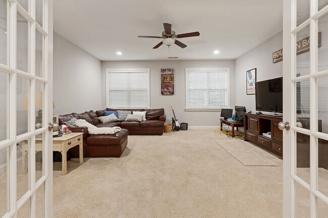 Building Photo - Splendid 4-bedroom, 3-bathroom Harrison Pond home in Pittsboro-- SWIMMING POOL!