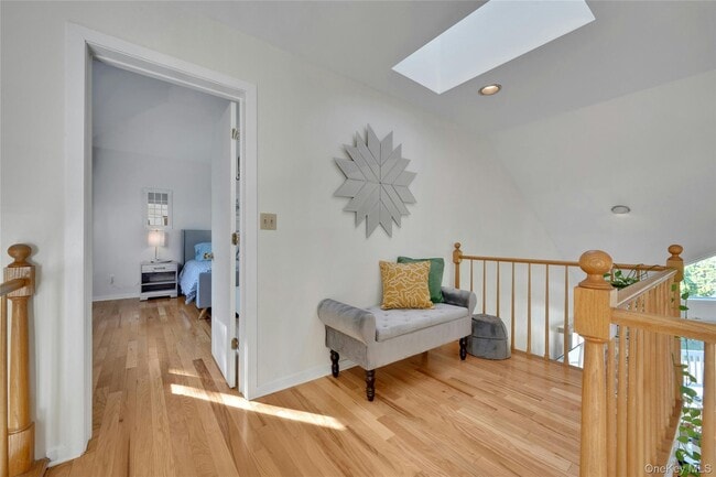 Building Photo - 2 Meadowwood Ln