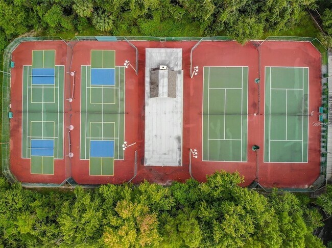 Building Photo - 260 Crown Oaks Way