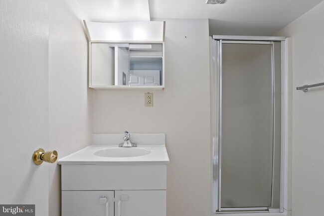 Building Photo - 6446 Shannon Station Ct