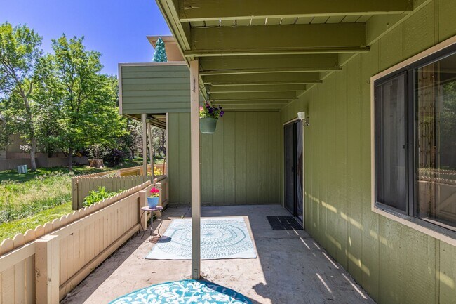 Building Photo - 1410 Bacchus Dr