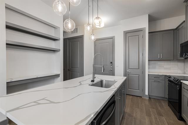 Building Photo - 2700 Old Denton Rd