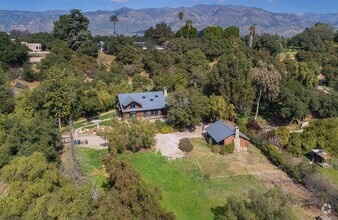 Building Photo - Ojai hideaway!