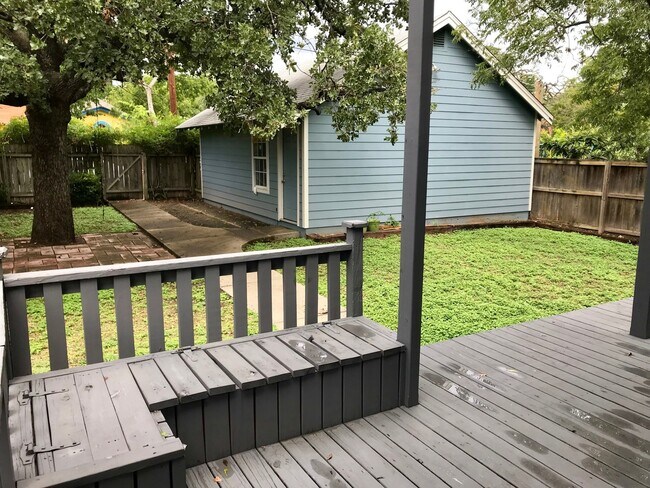 Building Photo - UT PRE-LEASE: Hyde Park 4 bed / 3 bath.  O...