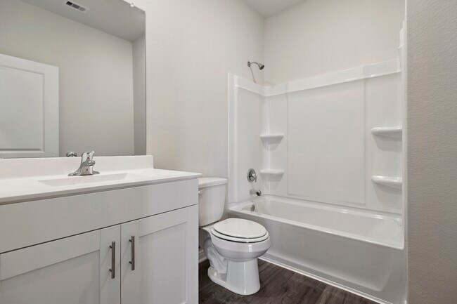 Building Photo - 15415 Maple Ter Dr