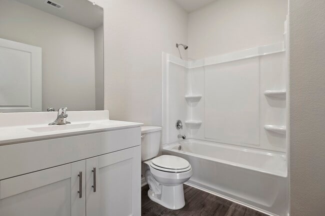 Building Photo - 15463 Maple Ter Dr