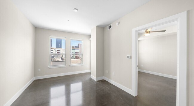 Building Photo - 1825 N San Jacinto St