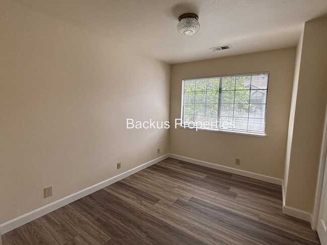 Building Photo - Very nice upstairs two bedroom condo in We...