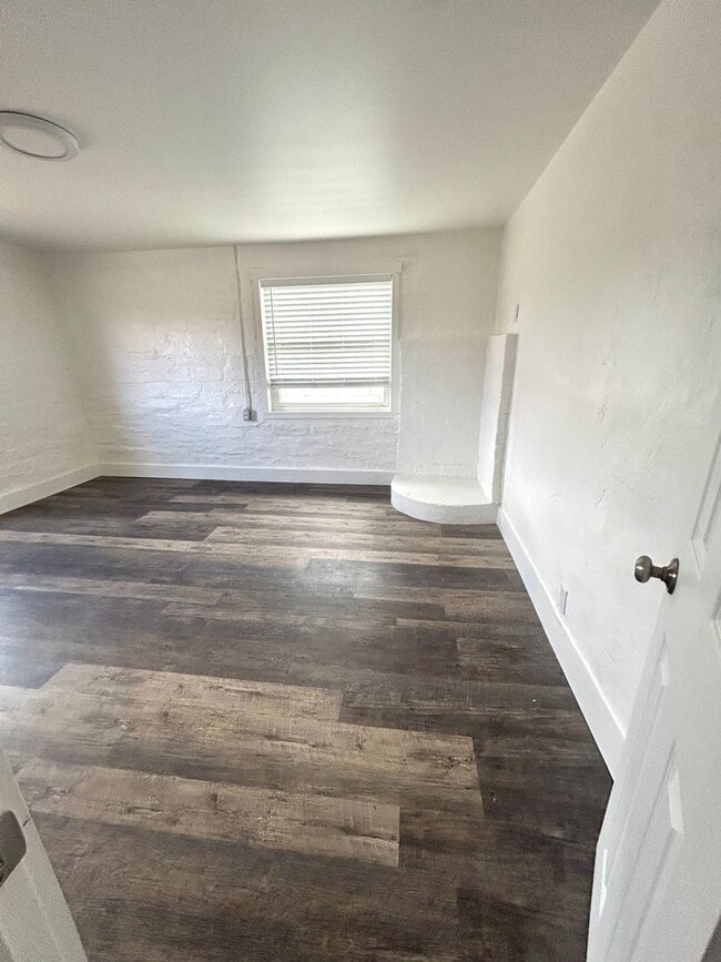 Building Photo - 6623 La Luna Ave
