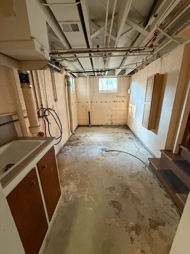 Building Photo - 2020 N 61st St