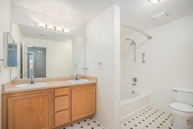 Building Photo - Cozy 1-Bedroom Condo Retreat with Fireplac...