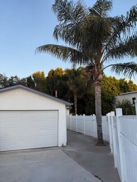 Primary Photo - 6832 Amigo Ave