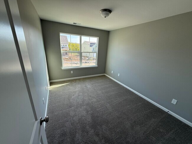 Building Photo - 6061 Arbor Wds Wy