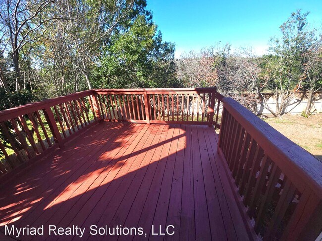 Building Photo - 4 br, 3.5 bath House - 21215 Encino Ash
