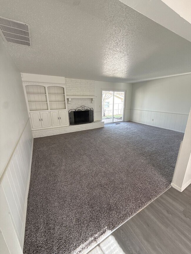 Building Photo - Edmond Home Ready for Occupancy