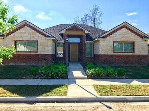 Building Photo - Contemporary 4/4.5 House in the Baylor Bub...