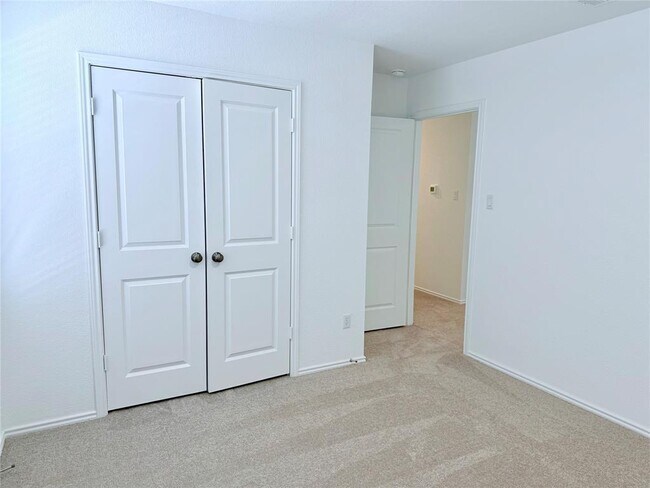 Building Photo - 1220 Acorn Oak Dr