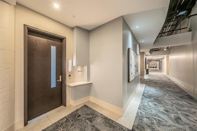 Building Photo - 2600 W 7th St